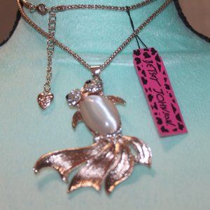 Nwtag: Big Clear crystal eyes Gold fish Necklace